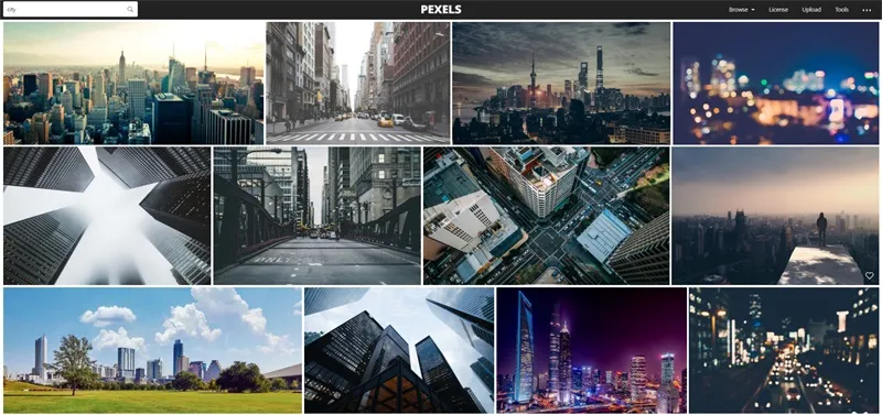 可自由编辑！一份30页的坚果Pro情怀PPT模板